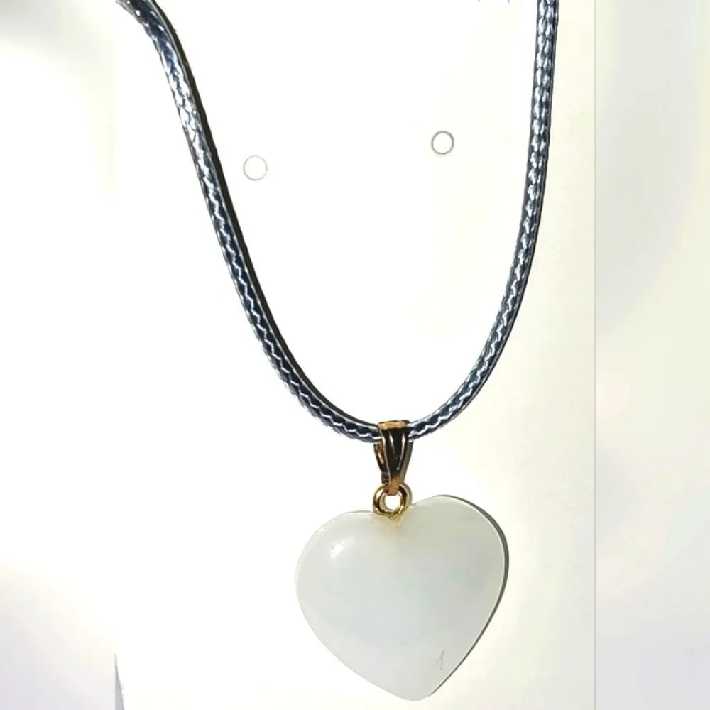 Vintage Beautiful Glass Heart Necklace For Adults And Kids